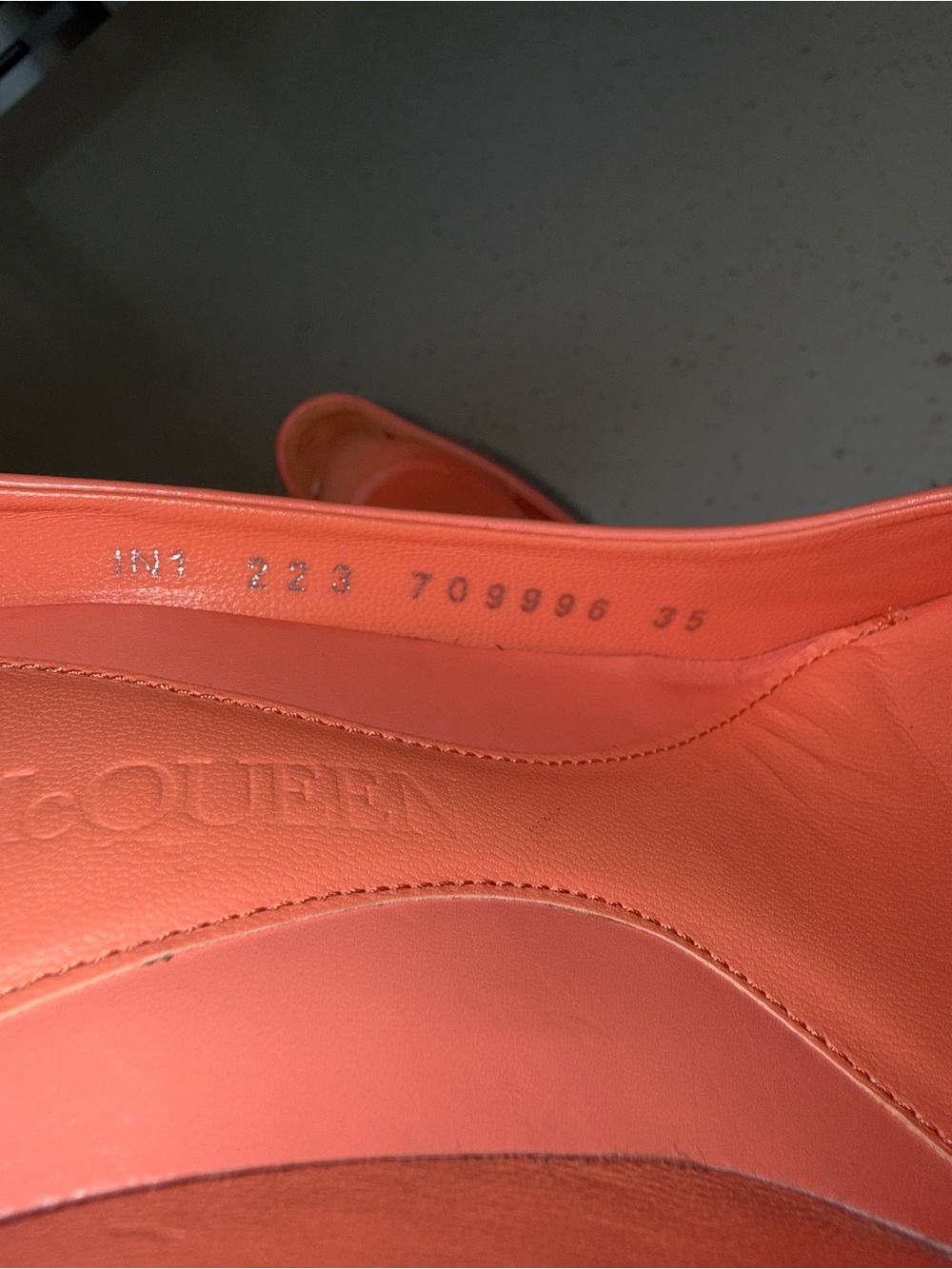 Alexander McQueen Coral Pink Pointed-Toe Pumps with Silver Metal Tip - Picture 4 of 14